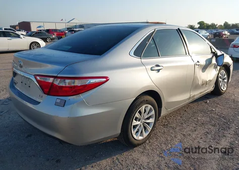 2017 Toyota Camry Le z USA, uszkodzony, nr VIN 4T1BF1FK2HU663186